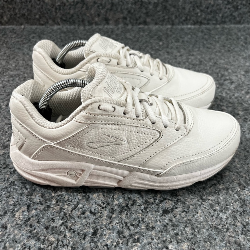 Brooks Addiction Walker White Leather Shoes Sneakers Women’s Size 7.5